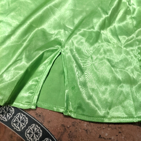 Bright lime green mini satin skirt with slit - Picture 3 of 5